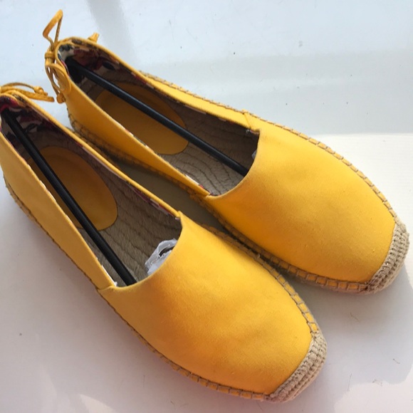 Vera Bradley laceback espadrilles - Picture 2 of 3